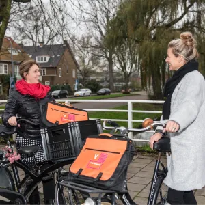 Thuishulp dames op fiets