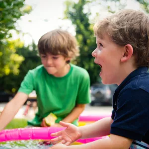 Kinderen die aan het spelen zijn